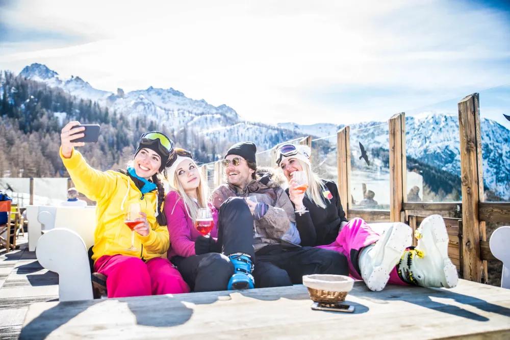 Les clients apprécient d'avoir le menu sur leur téléphone et de pouvoir commander eux-mêmes lorsqu'ils sont dans votre restaurant de montagne.