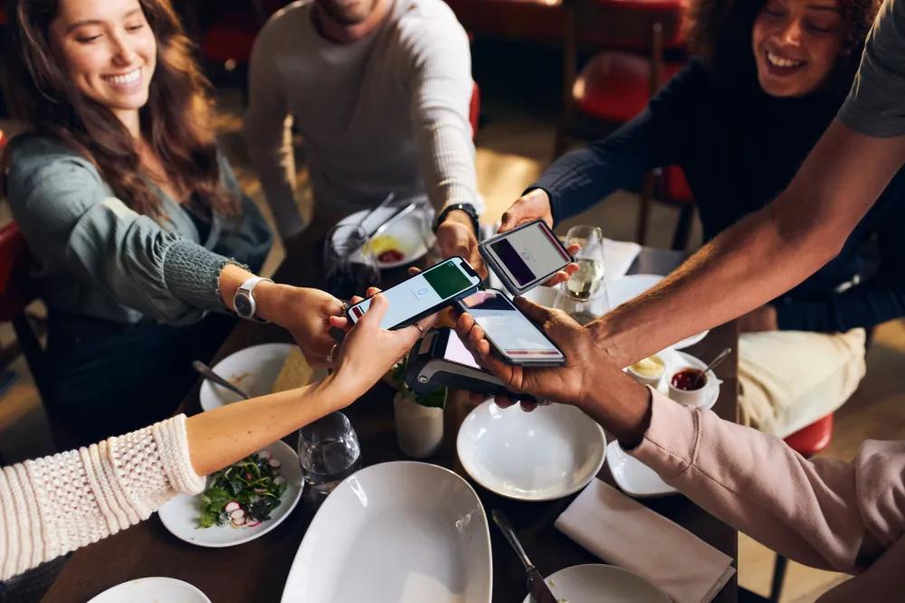 Nous nous réjouissons de pouvoir vous conseiller dans le cadre d'un dialogue personnel.